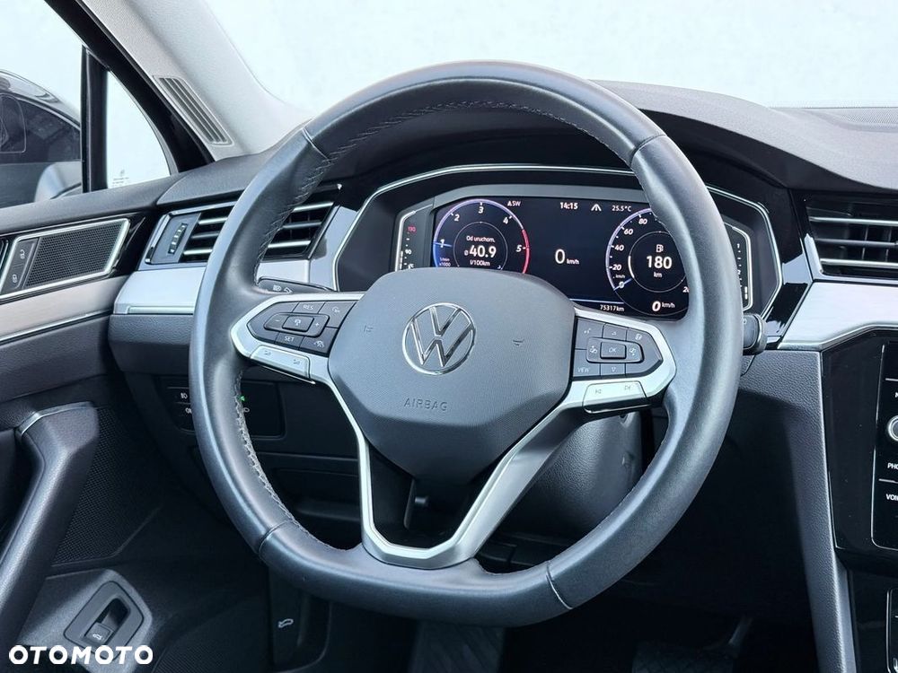 Volkswagen Passat Variant 2.0 TDI EVO Elegance DSG - 10