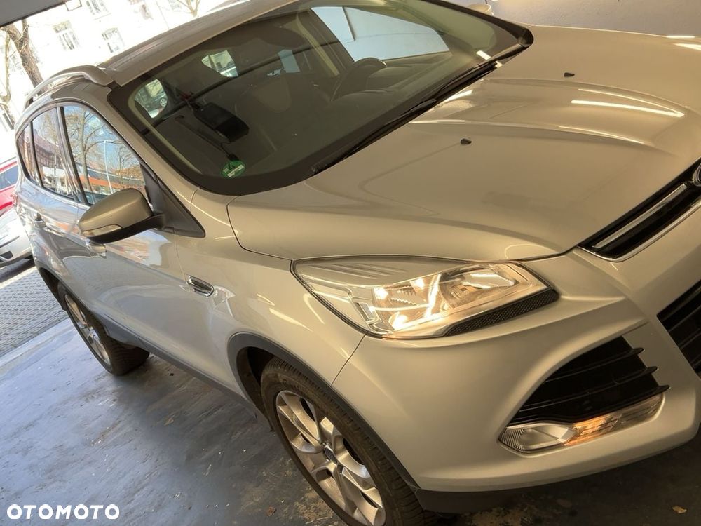 Ford Kuga 2.0 TDCi 4x4 Titanium - 4