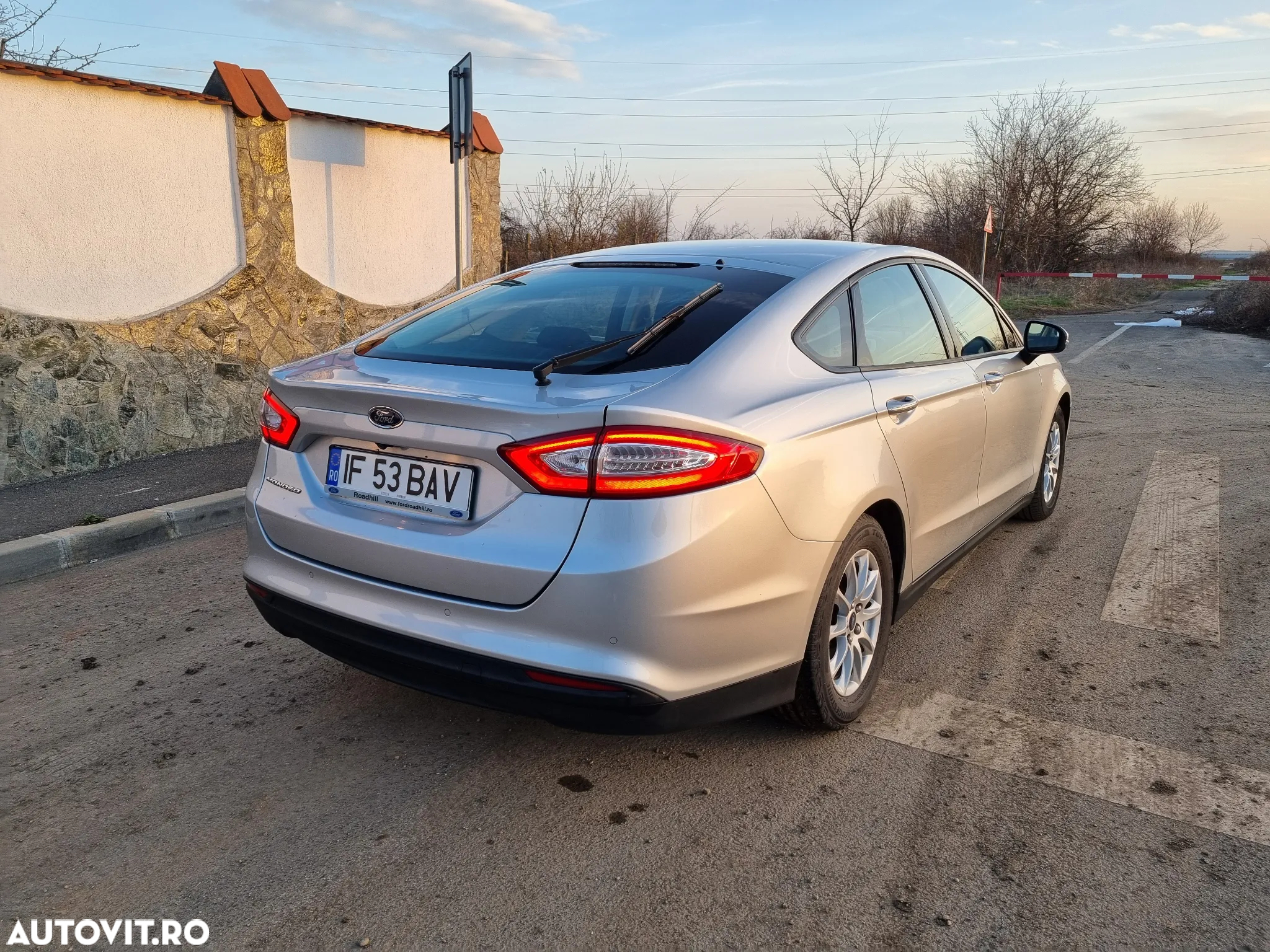 Ford Mondeo 1.5 EcoBoost Aut. Trend - 3