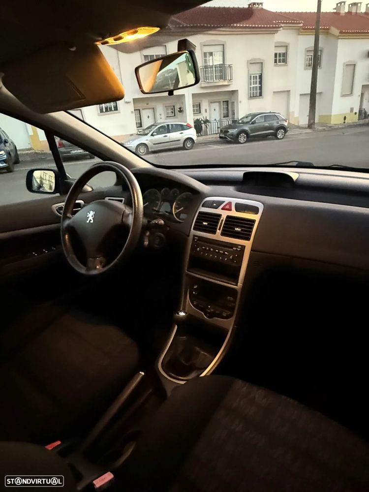 Peugeot 307 1.4 HDi Premium - 16