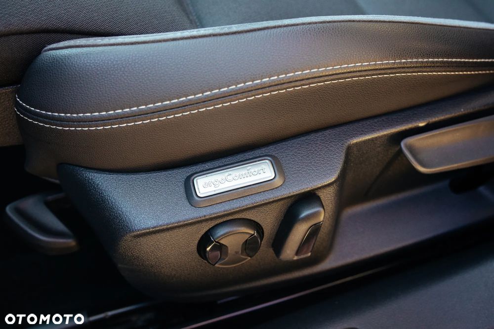 Volkswagen Passat Alltrack 2.0 TDI SCR 4Mot DSG7 - 26