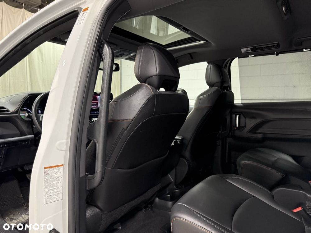 Toyota Sienna - 15