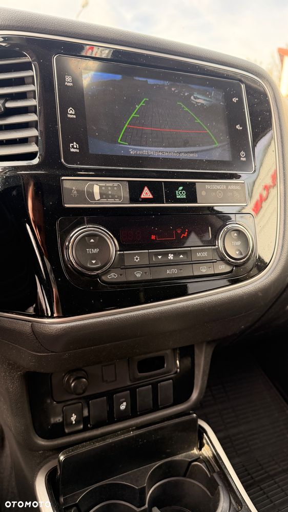 Mitsubishi Outlander 2.4 4WD Diamant+ - 22