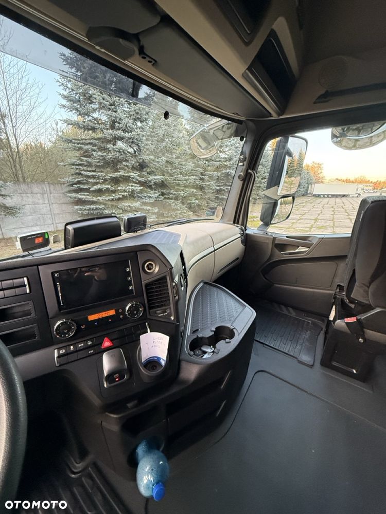 Mercedes-Benz ACTROS - 12