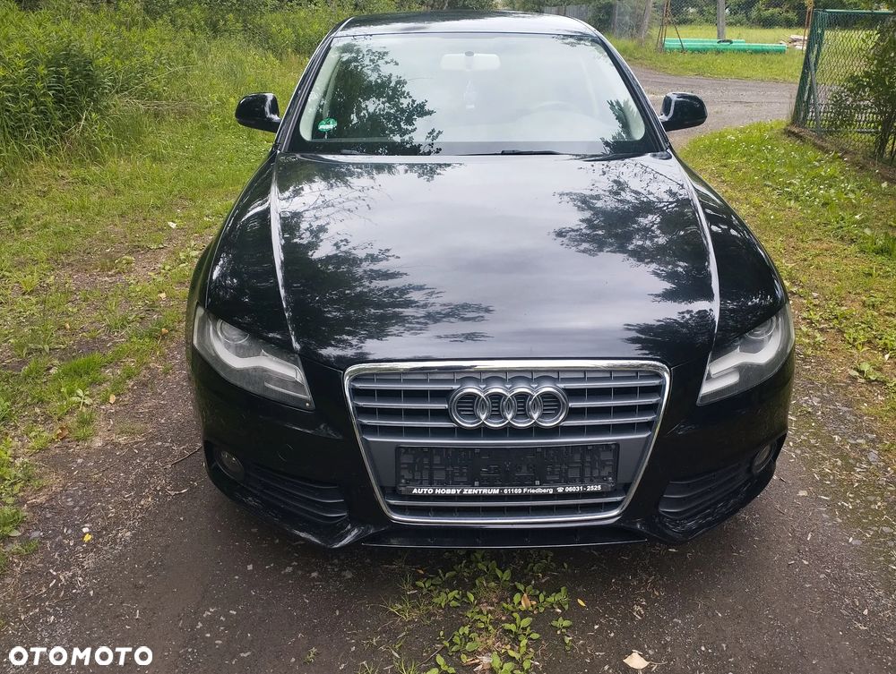Audi A4 Limousine - 8