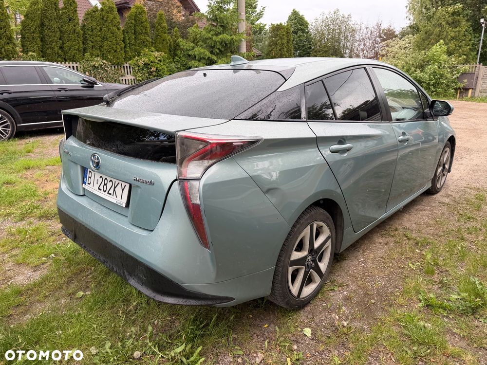 Toyota Prius (Hybrid) Executive - 3