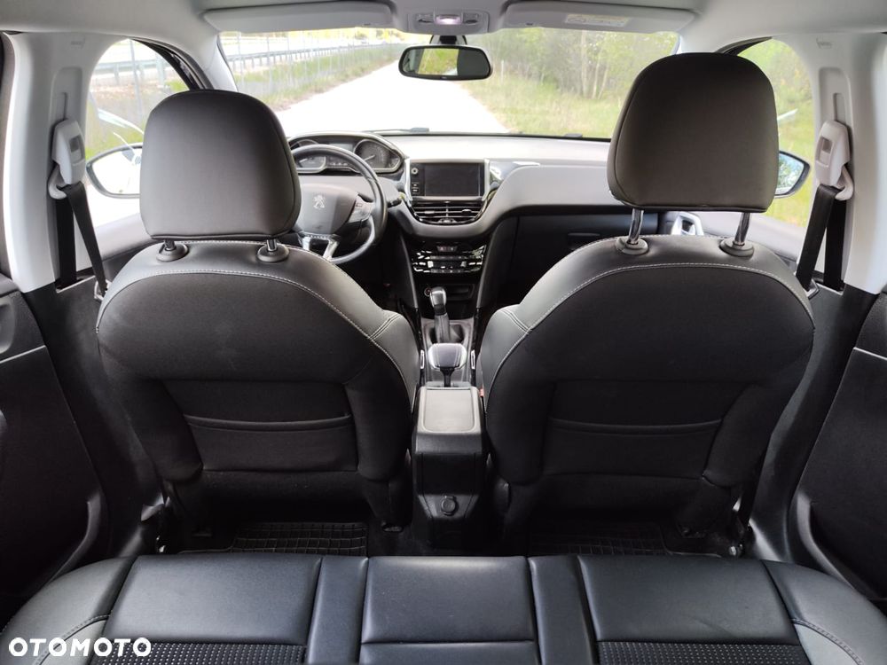 Peugeot 2008 1.6 BlueHDi Style - 11