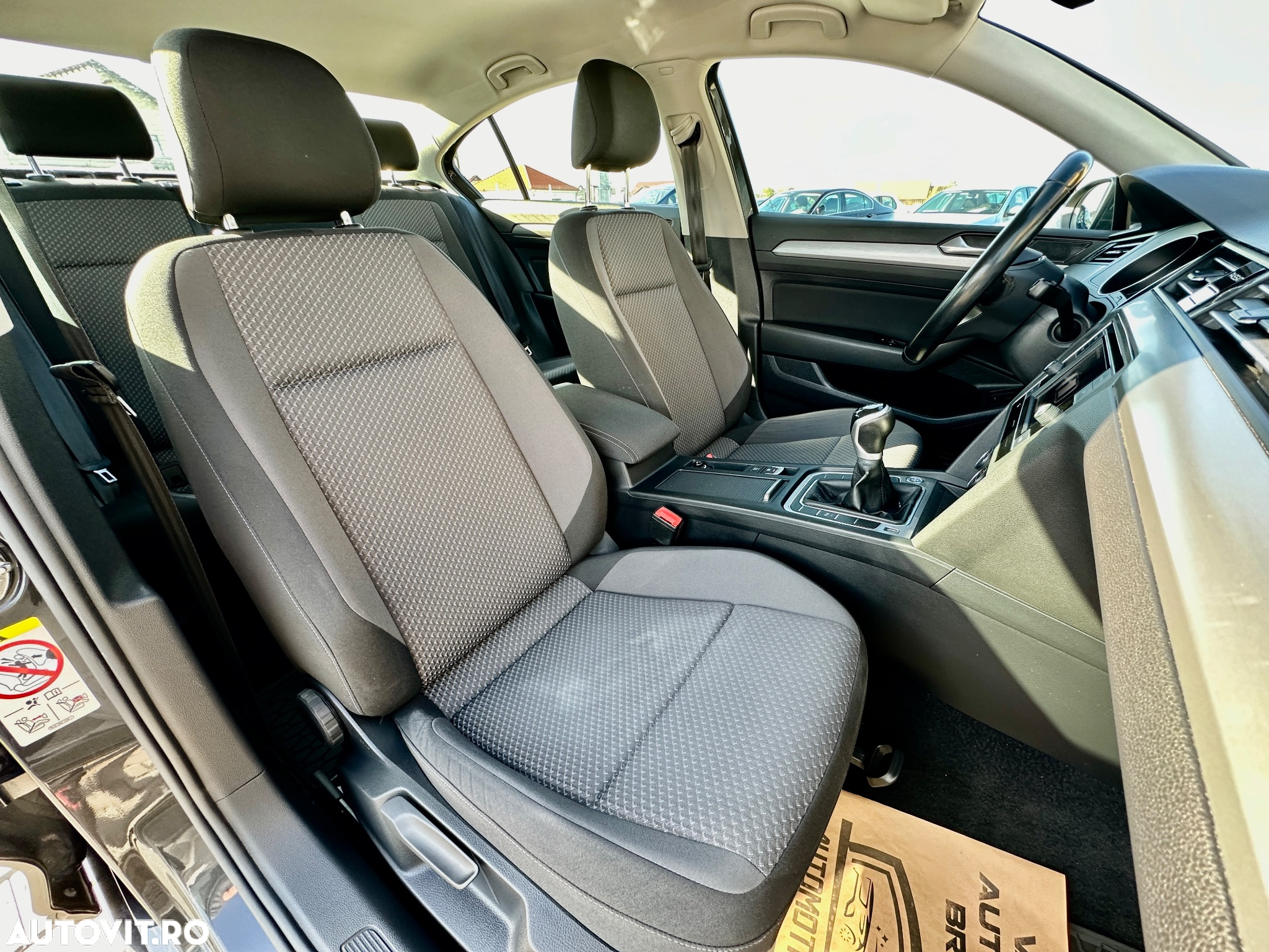 Volkswagen Passat 2.0 TDI Comfortline - 17