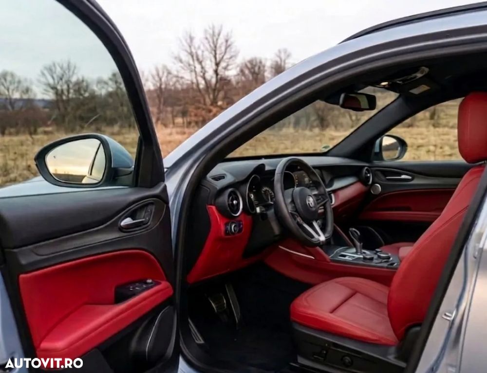 Alfa Romeo Stelvio 2.0 Turbo 16V AT8-Q4 Ti - 6