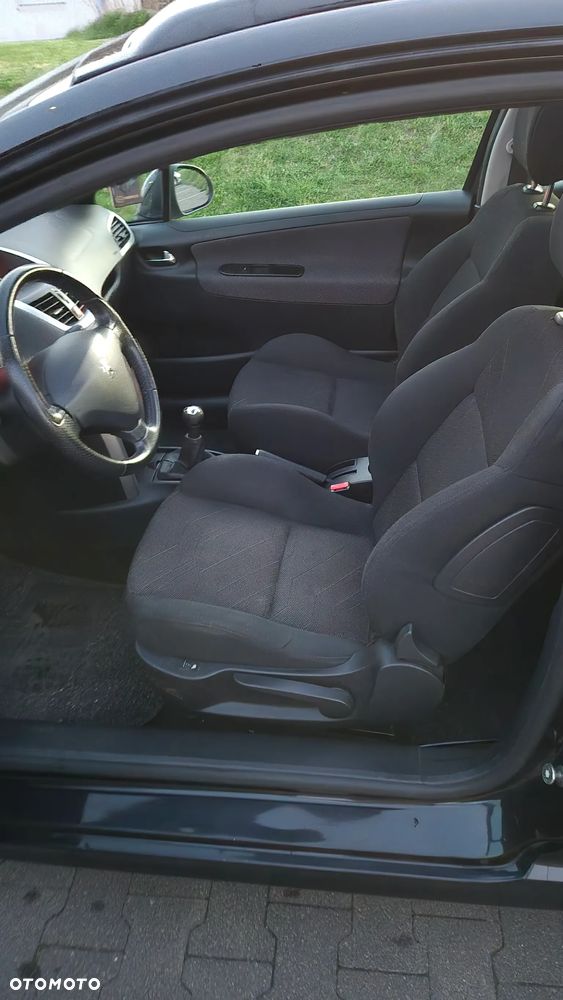 Peugeot 207 1.4 16V U Move - 16