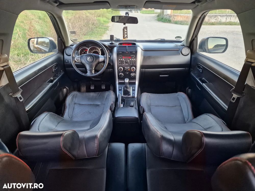 Suzuki Grand Vitara 1.9 DDiS Black&White DPF - 14