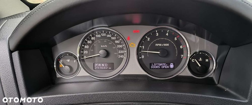 Jeep Grand Cherokee - 27