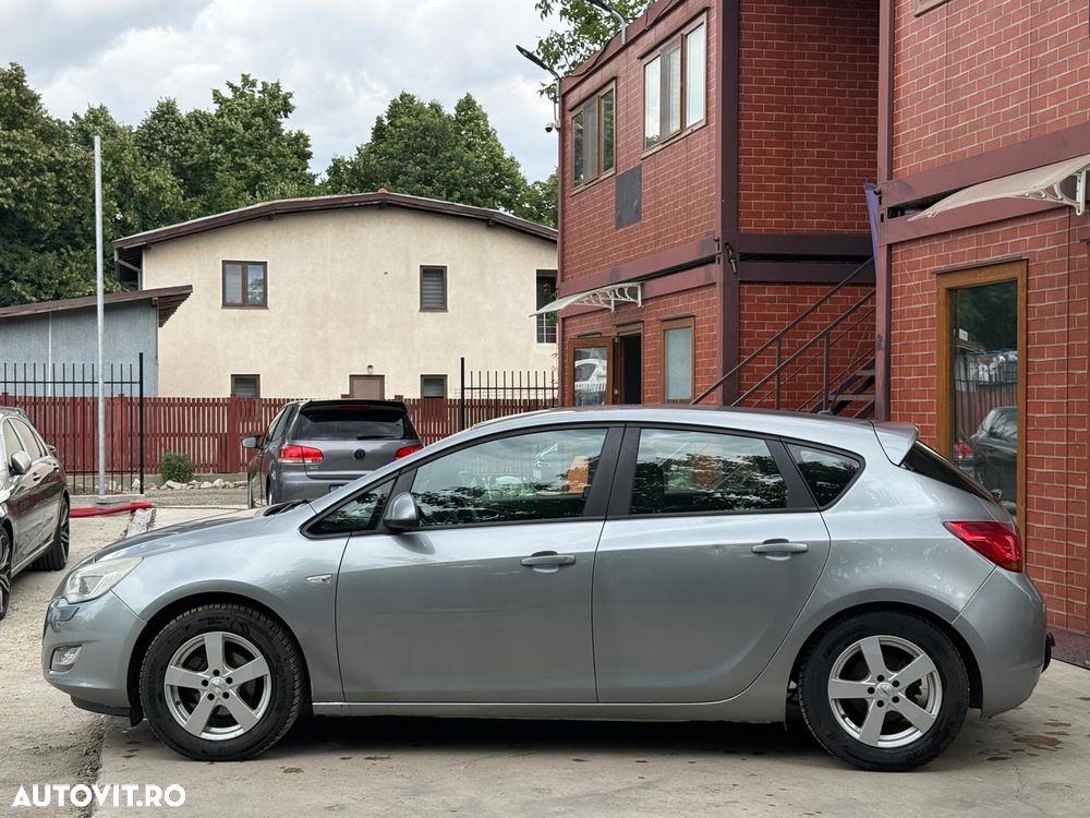 Opel Astra 1.6 Enjoy - 24