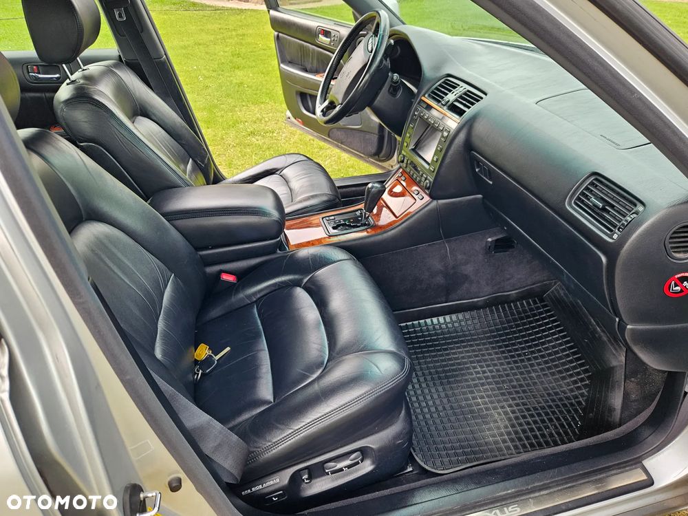 Lexus LS Standard - 18