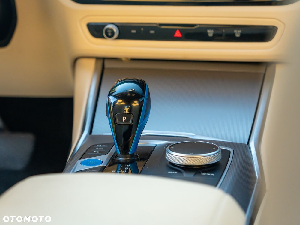 BMW i4 - 19