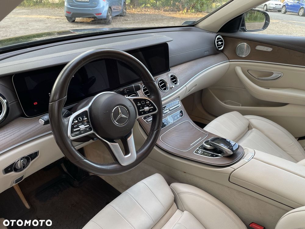Mercedes-Benz Klasa E 220 d 4-Matic 9G-TRONIC - 6