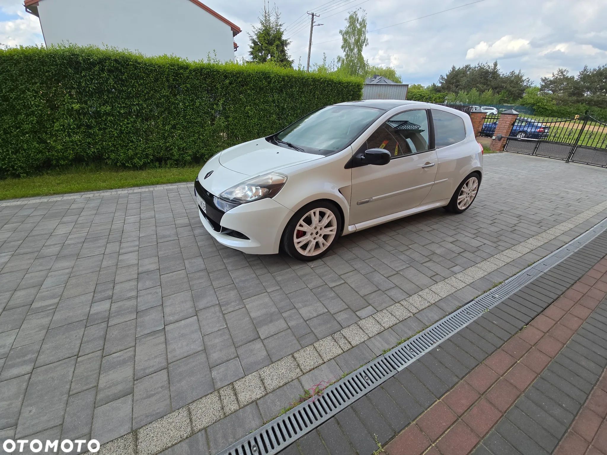 Renault Clio 2.0 16V Sport - 1