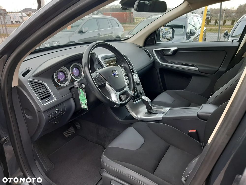 Volvo XC 60 D3 Geartronic Momentum - 16