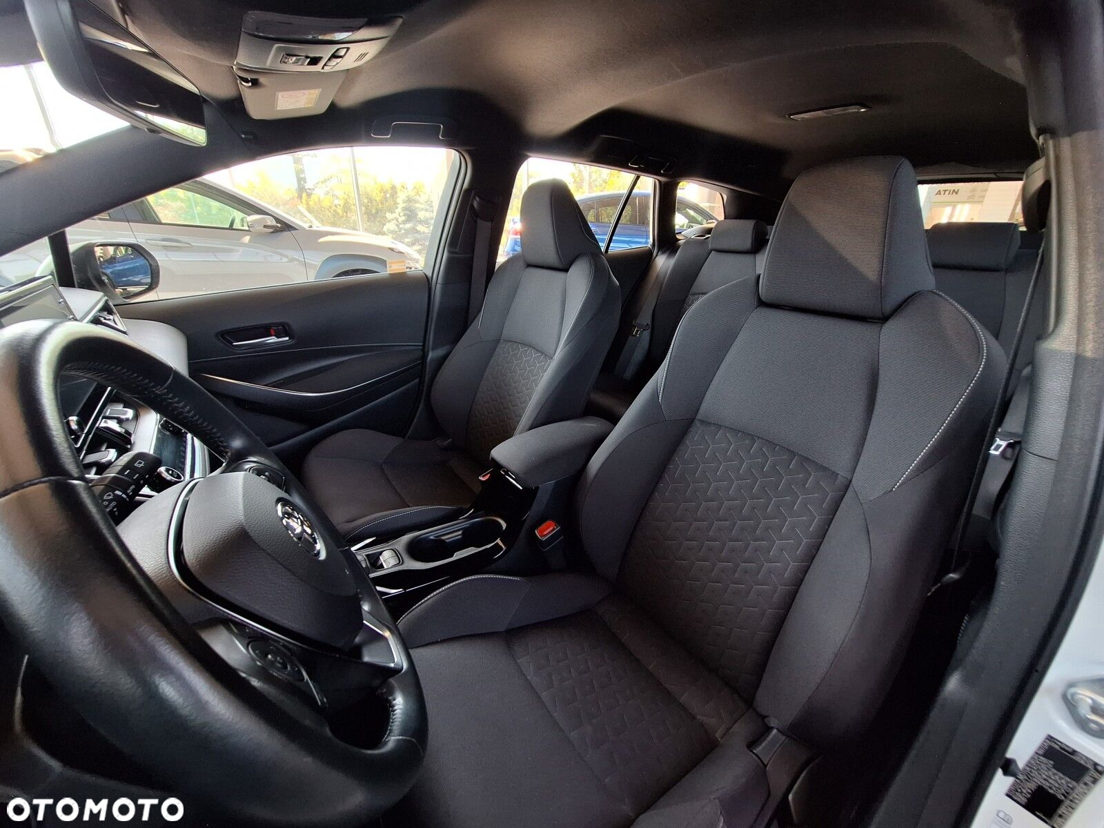 Toyota Corolla 1.8 Hybrid Comfort - 16