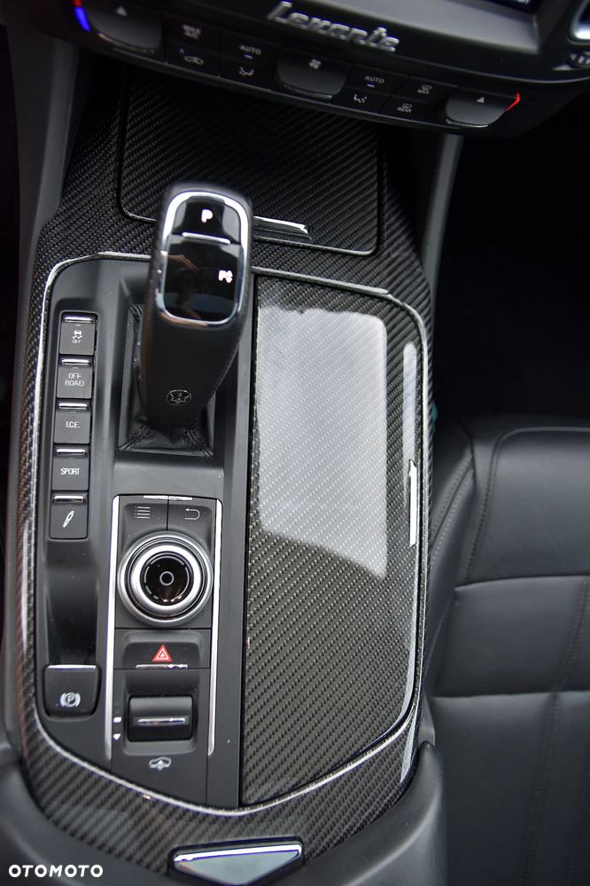 Maserati Levante S Q4 - 12