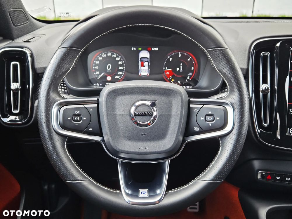 Volvo XC 40 D4 AWD R-Design (Intro Edition) - 15