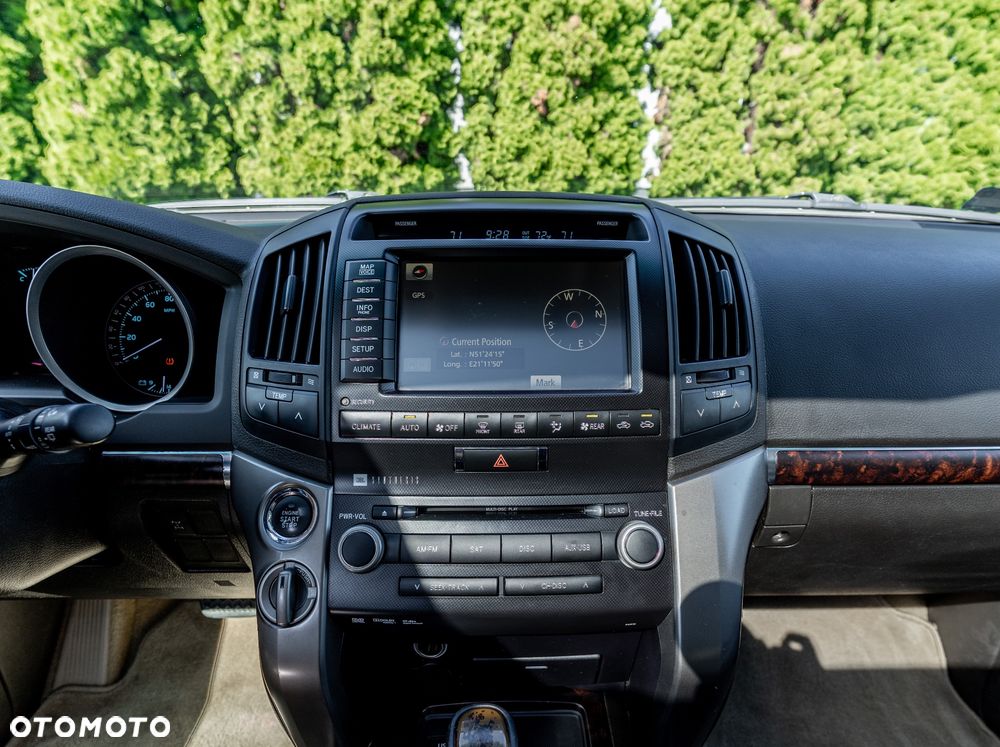 Toyota Land Cruiser - 16