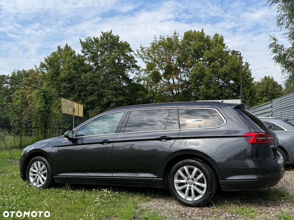Volkswagen Passat Variant 1.6 TDI SCR DSG Comfortline - 10