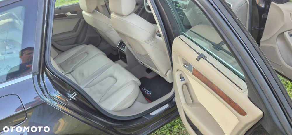 Audi A4 Avant 2.0 TDI DPF quattro S line Sportpaket - 8