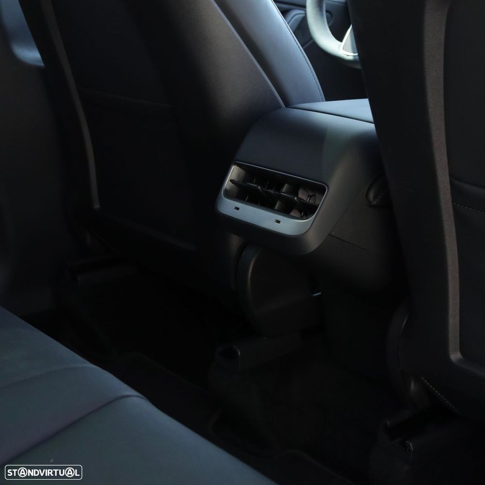 Tesla Model Y Long Range Dual Motor AWD - 24