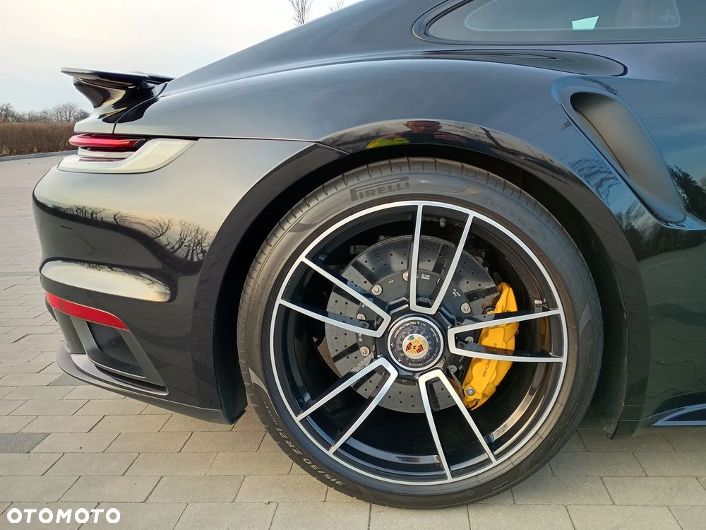 Porsche 911 Turbo S - 12