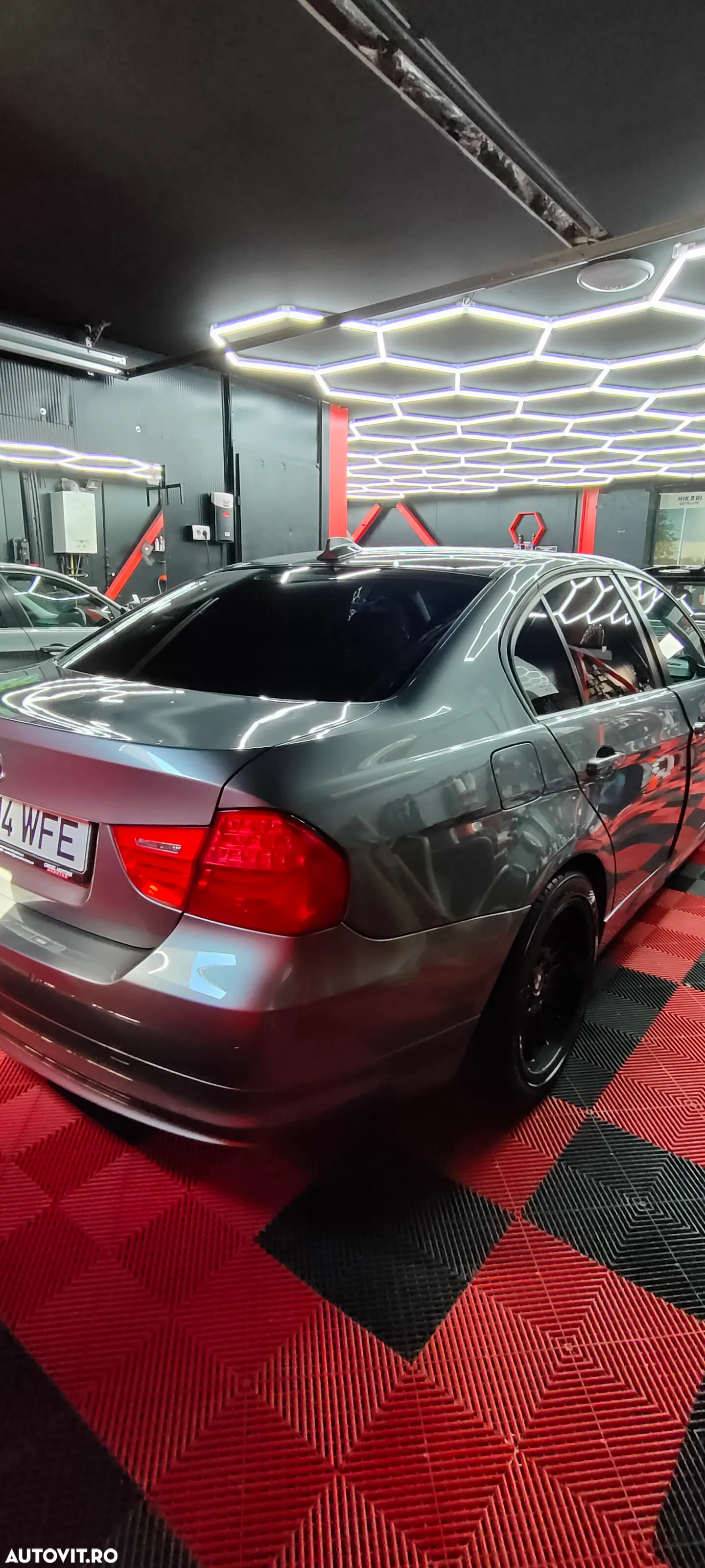 BMW Seria 3 320i - 17