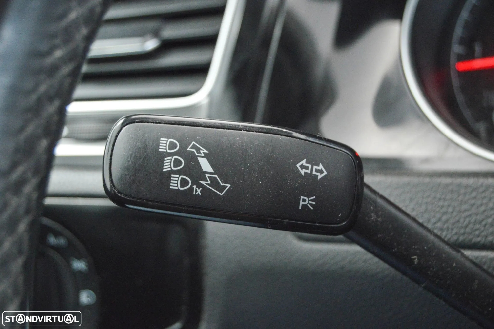 VW Golf Variant 2.0 TDi Highline DSG - 32