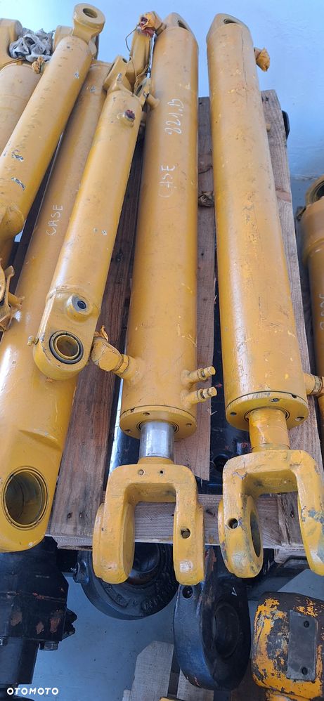 Siłownik hydrauliczny do ładowarki Case 821 - 2