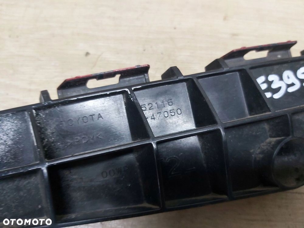 Toyota Prius IV 1,8 xw50 ślizg zderzaka lewy przód 52116-47050 - 3