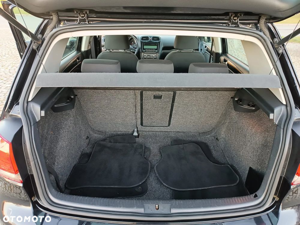 Volkswagen Golf 1.6 TDI DPF BlueMotion Technology Comfortline - 16