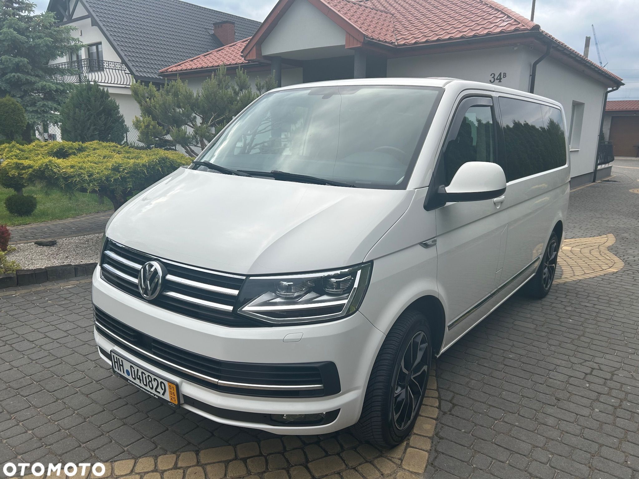 Volkswagen Multivan - 1