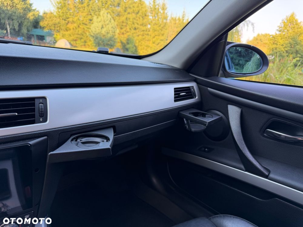 BMW Seria 3 320i - 16