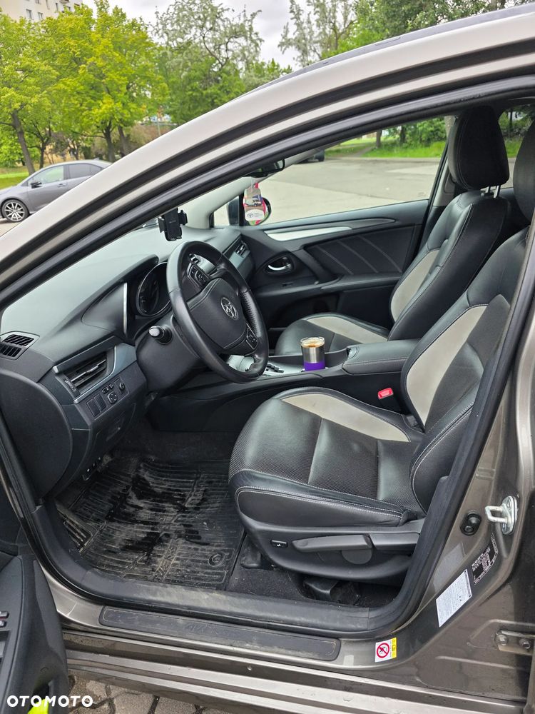Toyota Avensis - 11