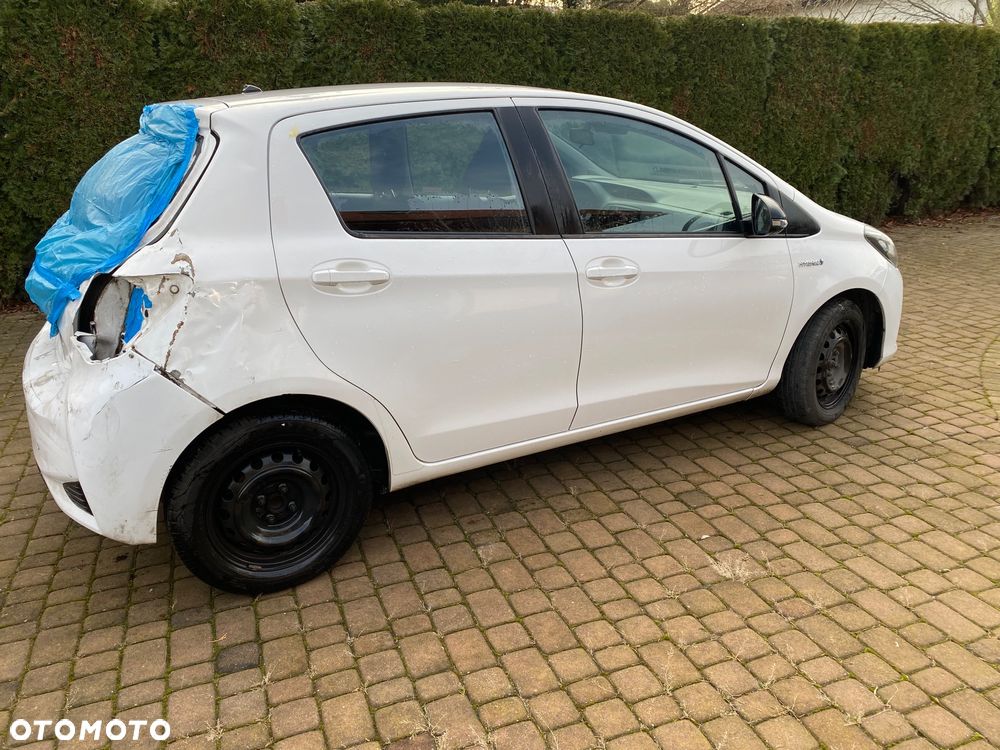 Toyota Yaris Hybrid 100 Active - 7