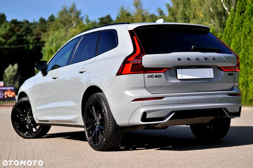Volvo XC 60 B5 B AWD Plus Dark - 8
