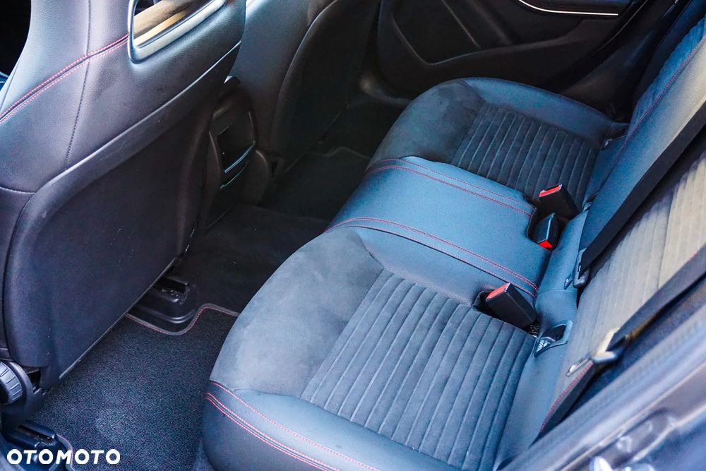 Mercedes-Benz GLA 200 7G-DCT AMG Line - 21