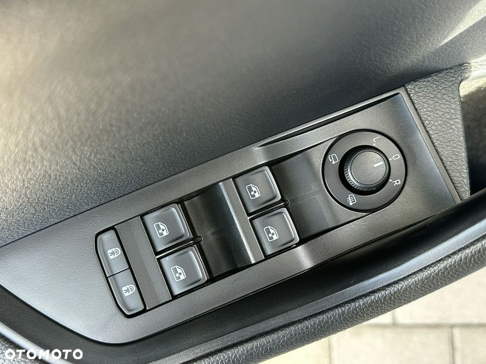 Skoda Superb 2.0 TDI SCR Style DSG - 30