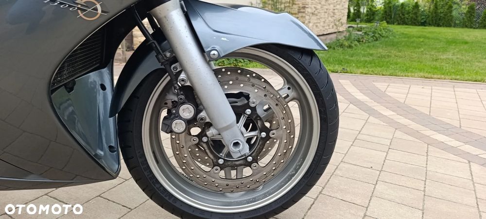 Yamaha FJR - 29