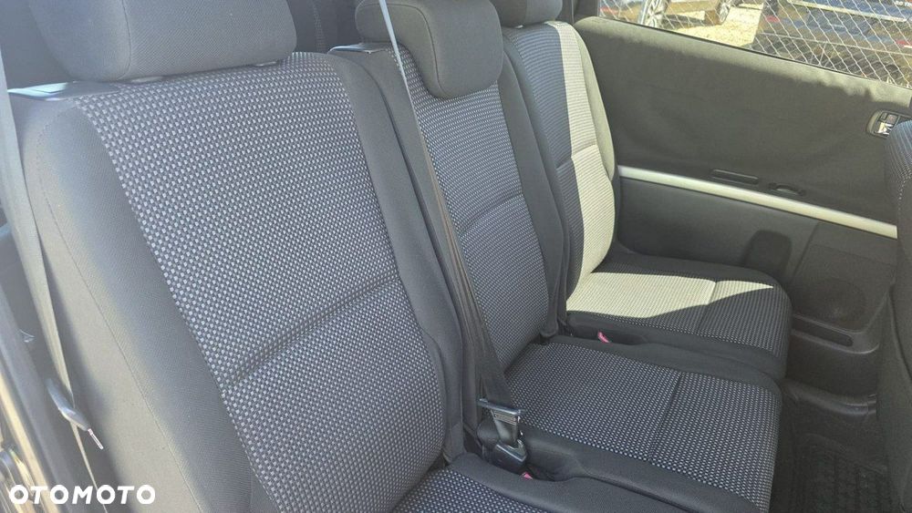 Toyota Corolla Verso - 17