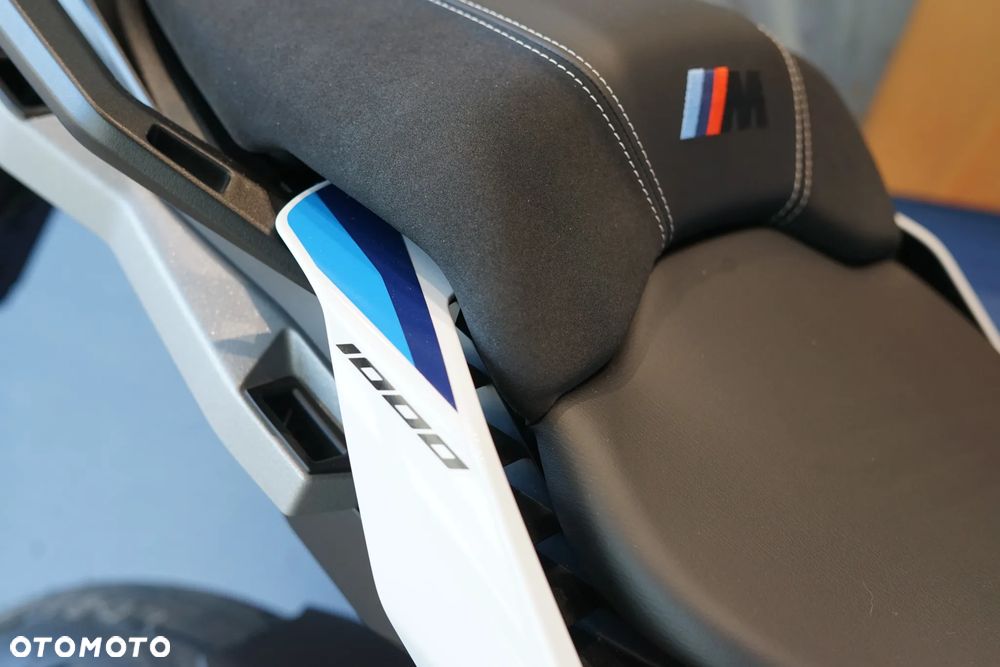 BMW XR - 33