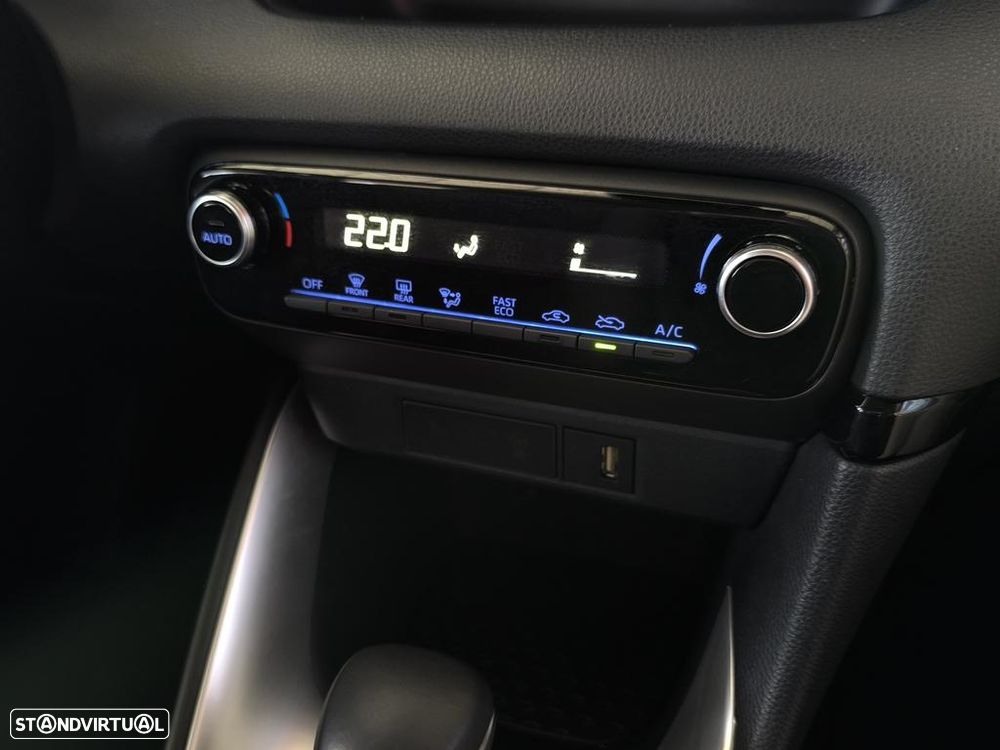 Toyota Yaris 1.5 HDF Comfort Plus - 31