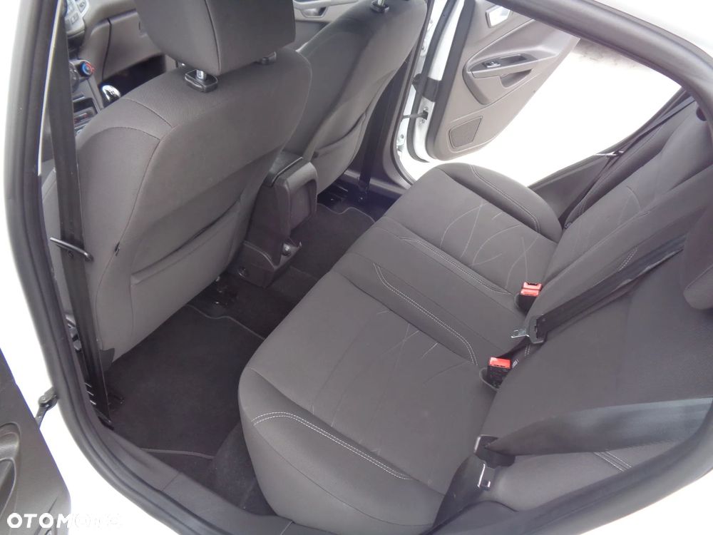 Ford Fiesta - 19