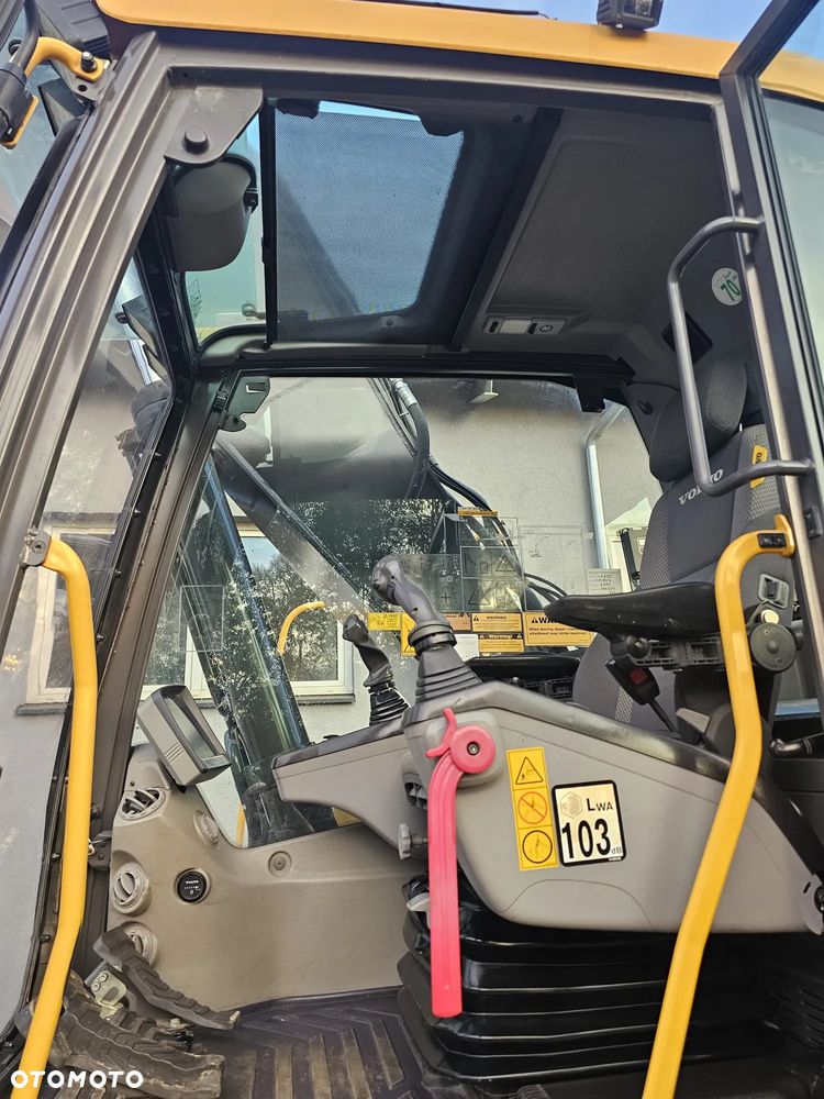 Volvo EC250DL - 10