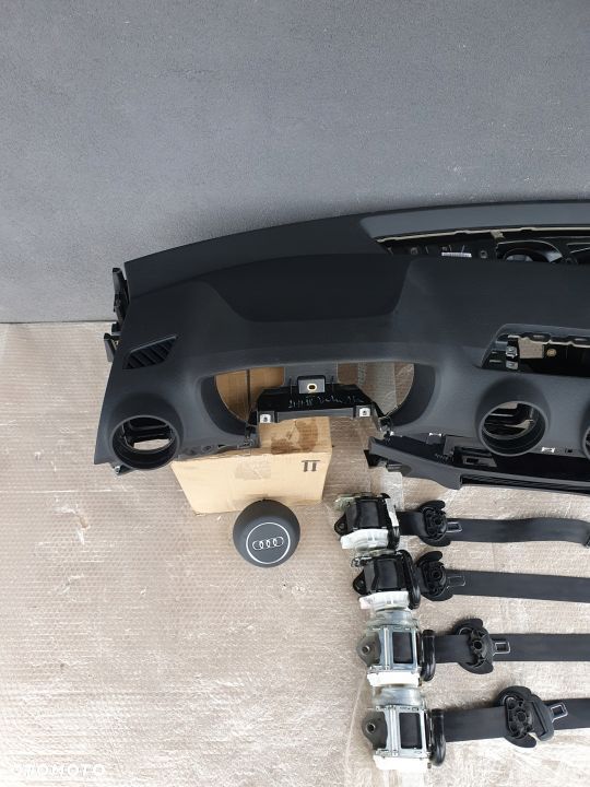 Audi Q2 deska rozdzielcza konsola airbag pasy - 2
