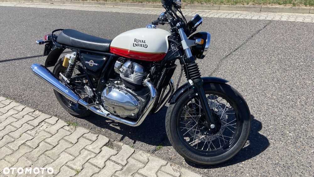 Royal Enfield Interceptor - 12